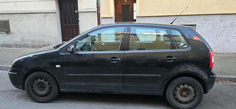 Gebraucht VW Polo 60 PS (44 kW) 2002 Schwarz Kleinwagen