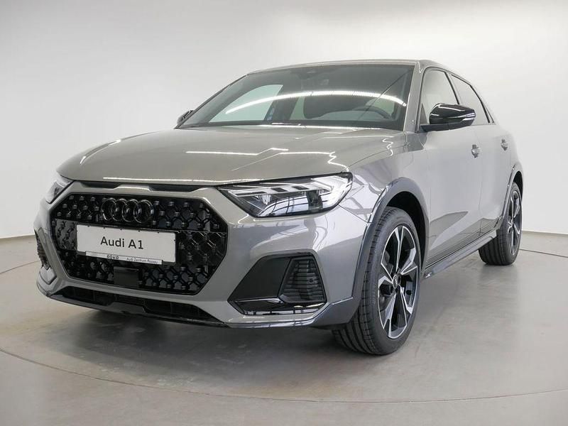 Neu Audi A1 Ambiente 150 PS (110 kW) 2026 Chronosgrau metallic SUV