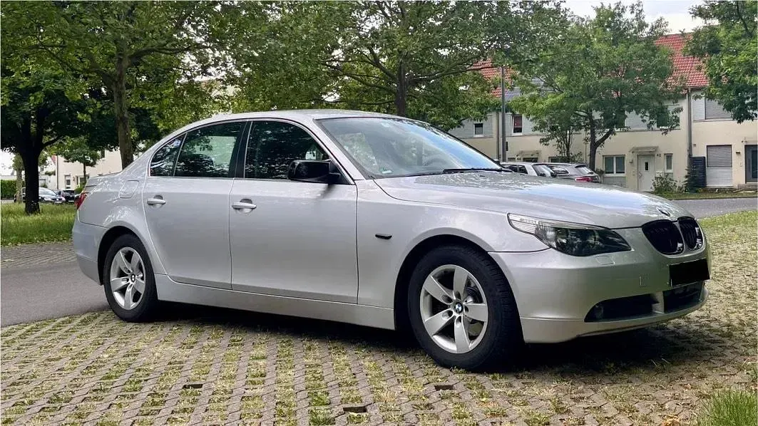 Gebraucht BMW 520 170 PS (125 kW) 2004 Silber Limousine