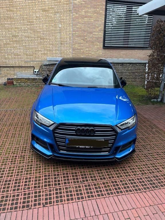 Gebraucht Audi A3 Comfort 190 PS (139 kW) 2018 Blau Limousine