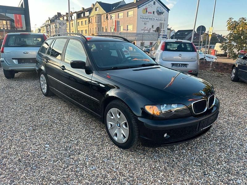 Schwarz Gebraucht 2002 BMW 318 Lifestyle Kombi | 1.950 € (Fairer Preis) - Bild 1/4