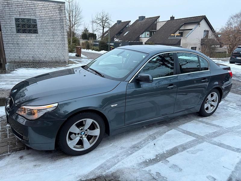 Gebraucht BMW 523 190 PS (139 kW) 2007 Grau Limousine