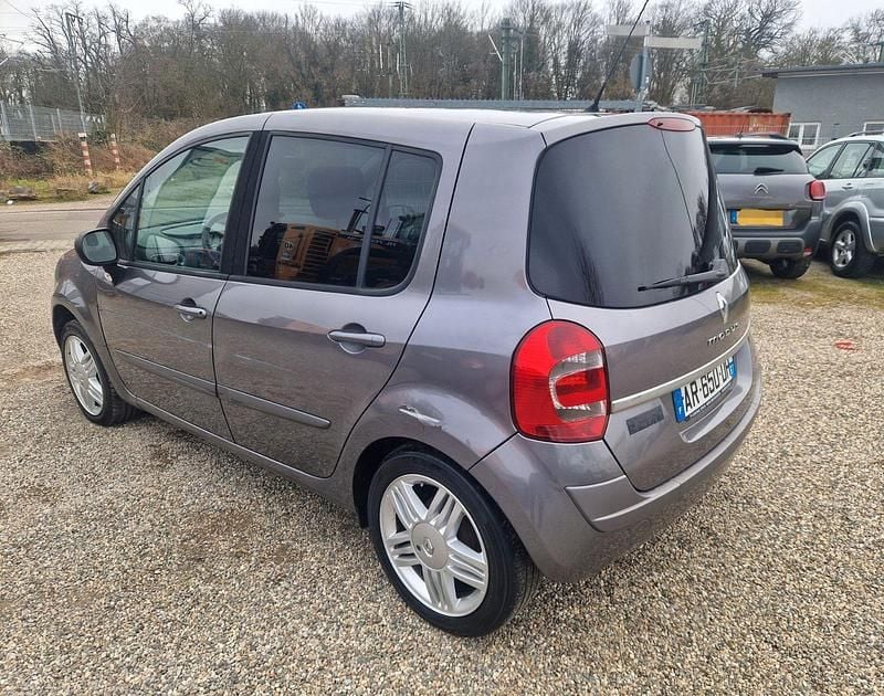 Second-hand Renault Modus 86 CP (63 kW) 2010 Auriu Monovolum