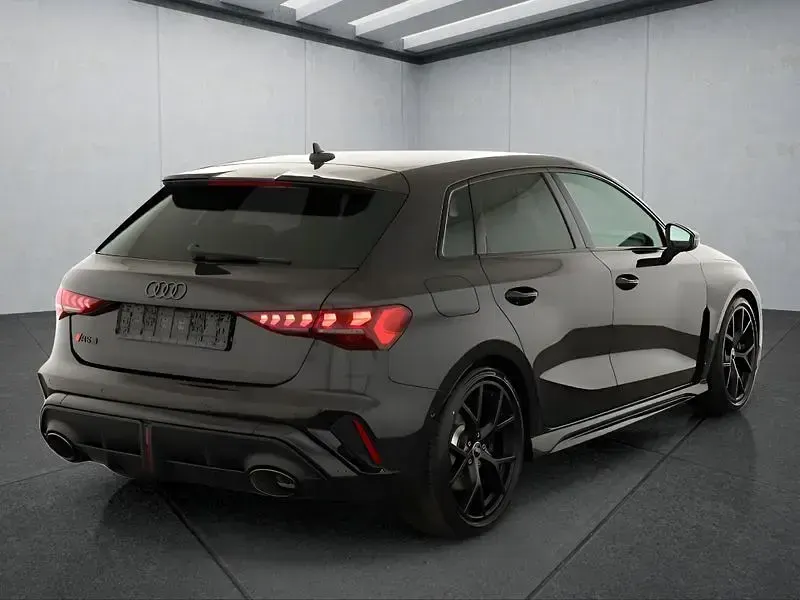 Neu Audi RS3 Sportback 400 PS (294 kW) 2026 Schwarz Kleinwagen