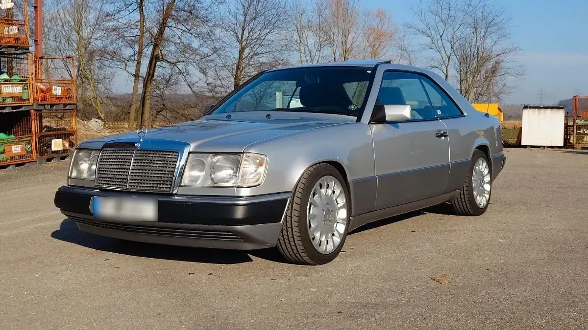 Gebraucht Mercedes 300 220 PS (161 kW) 1992 Silber Coupé