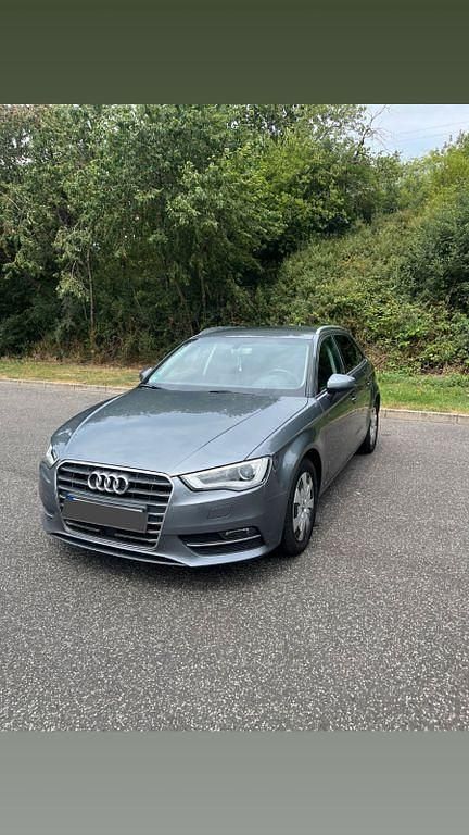 Gebraucht Audi A3 Attraction 110 PS (80 kW) 2016 Grau Limousine