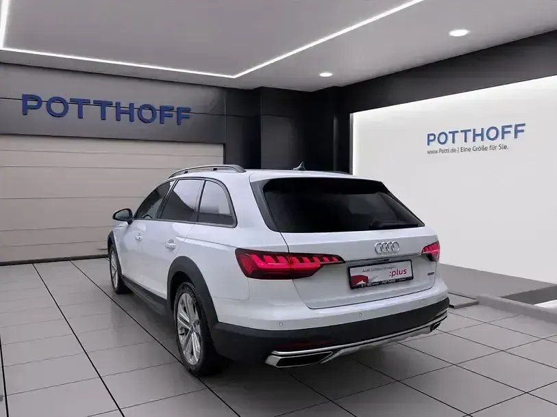 Gebraucht Audi A4 Allroad Ambiente 204 PS (150 kW) 2024 Arkonaweiß Kombi