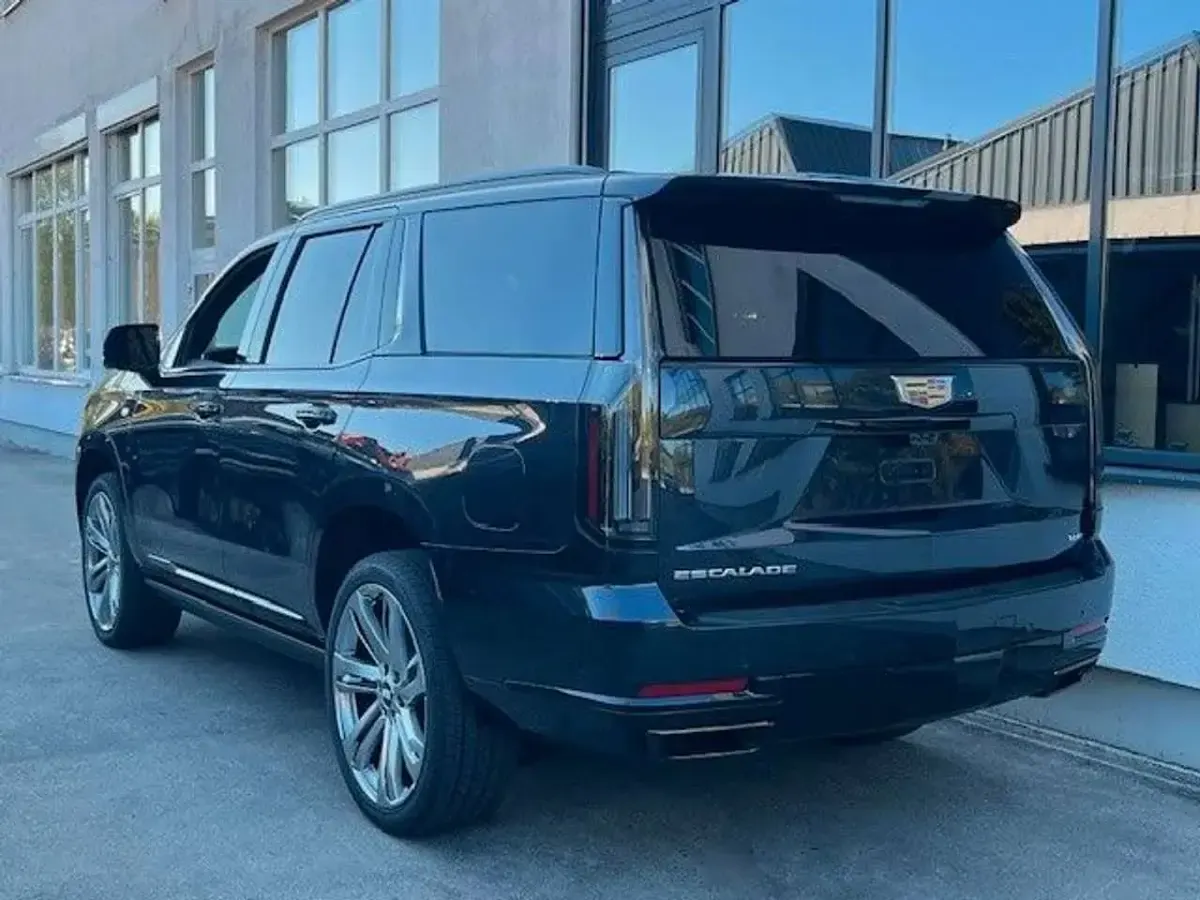 Neu Cadillac Escalade 426 PS (313 kW) 2025 Grau SUV