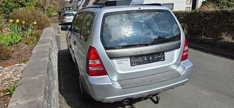 Gebraucht Subaru Forester 125 PS (91 kW) 2004 Silber SUV