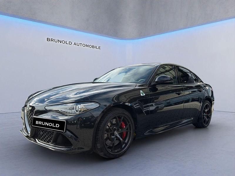 Schwarz Gebraucht 2018 Alfa Romeo Giulia Quadrifoglio Limousine | 52.900 € (Fairer Preis) - Bild 1/4