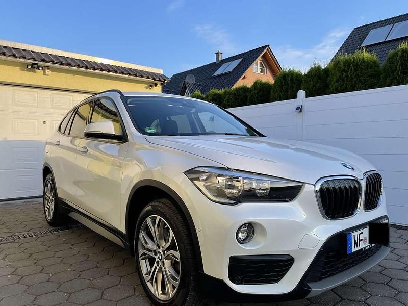 Weiß Gebraucht 2018 BMW X1 Advantage SUV | 20.600 € (Fairer Preis) - Bild 1/4