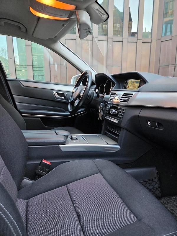 Gebraucht Mercedes 220 170 PS (125 kW) 2015 Weiß Kombi