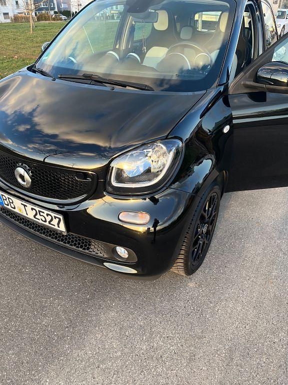 Gebraucht Smart ForFour Passion 71 PS (52 kW) 2015 Schwarz Kleinwagen