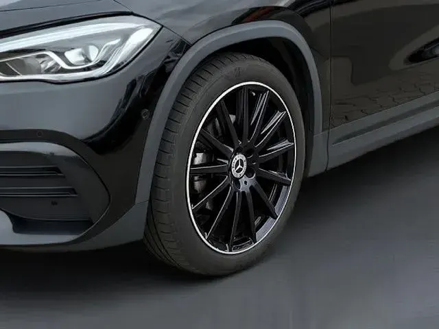 Gebraucht Mercedes GLA200 163 PS (119 kW) 2022 SUV