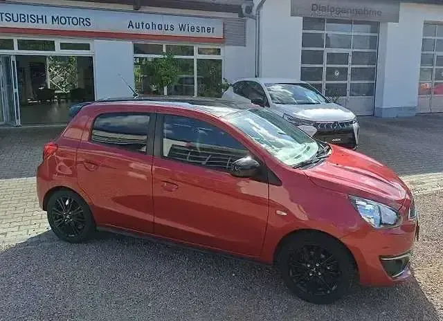 Gebraucht Mitsubishi Space Star Active 80 PS (58 kW) 2019 Amarenarot/schwarz Kleinwagen