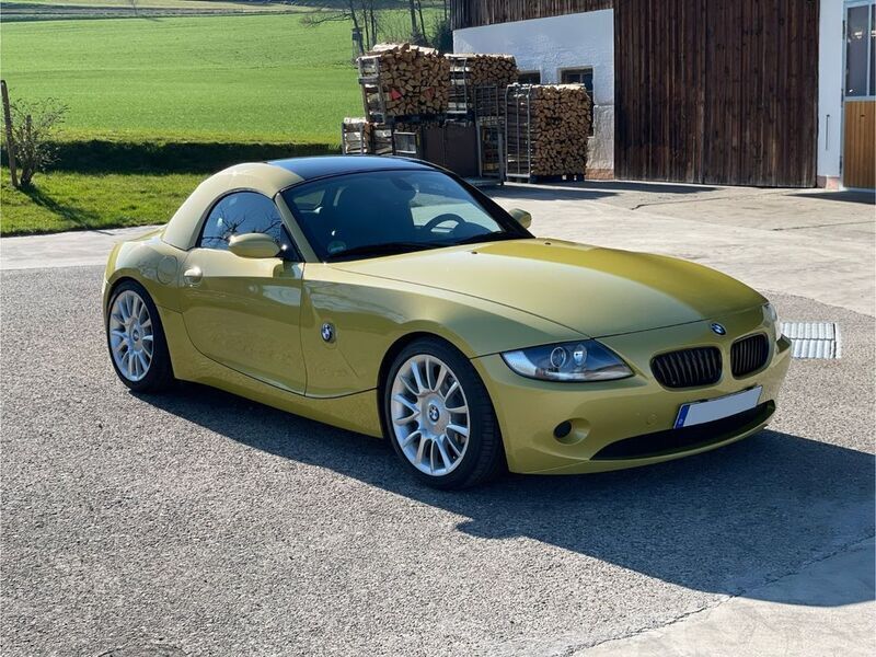 Gelb Gebraucht 2005 BMW Z4 Sport Line Cabrio | 15.499 € - Bild 1/4