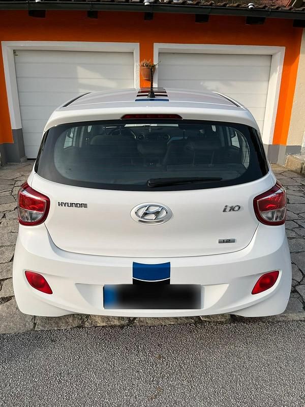 Gebraucht Hyundai i10 Edition 87 PS (63 kW) 2014 Weiß Kleinwagen