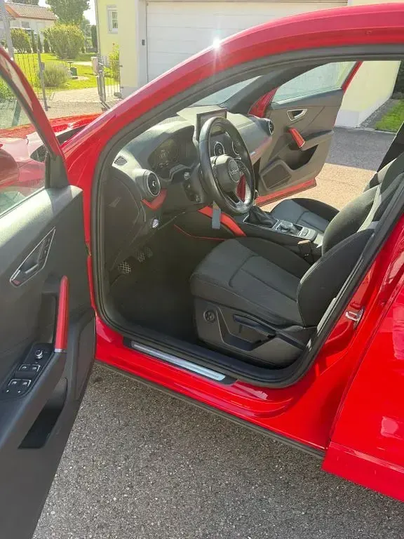 Gebraucht Audi Q2 150 PS (110 kW) 2016 Rot SUV