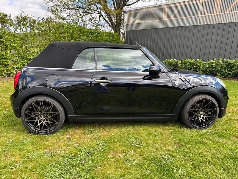 Second-hand Mini Cooper D 116 CP (85 kW) 2016 Negru Hatchback