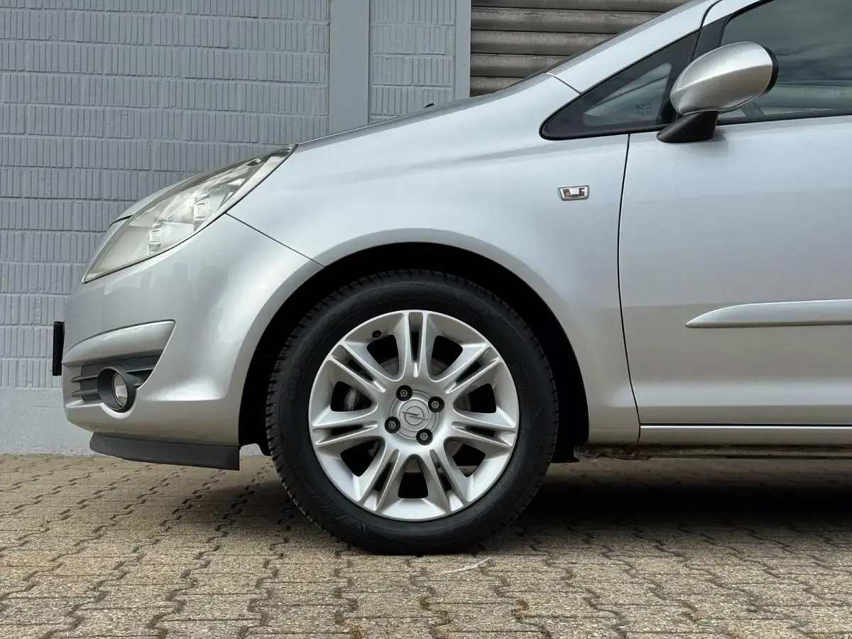 Gebraucht Opel Corsa Catch Me 80 PS (58 kW) 2007 Silber Kleinwagen