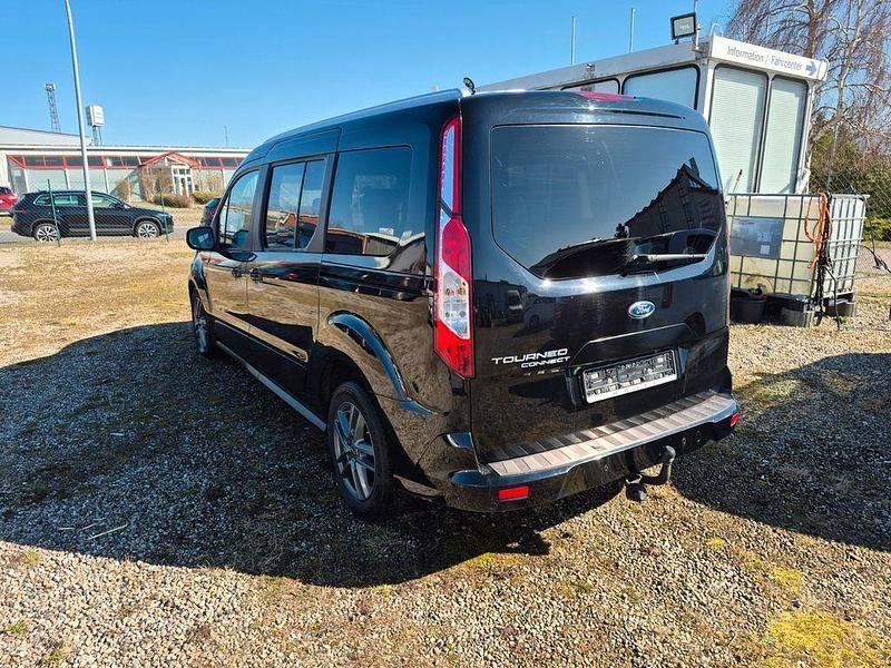 Gebraucht Ford Grand Tourneo Connect Titanium 120 PS (88 kW) 2019 Schwarz Van / Kleinbus
