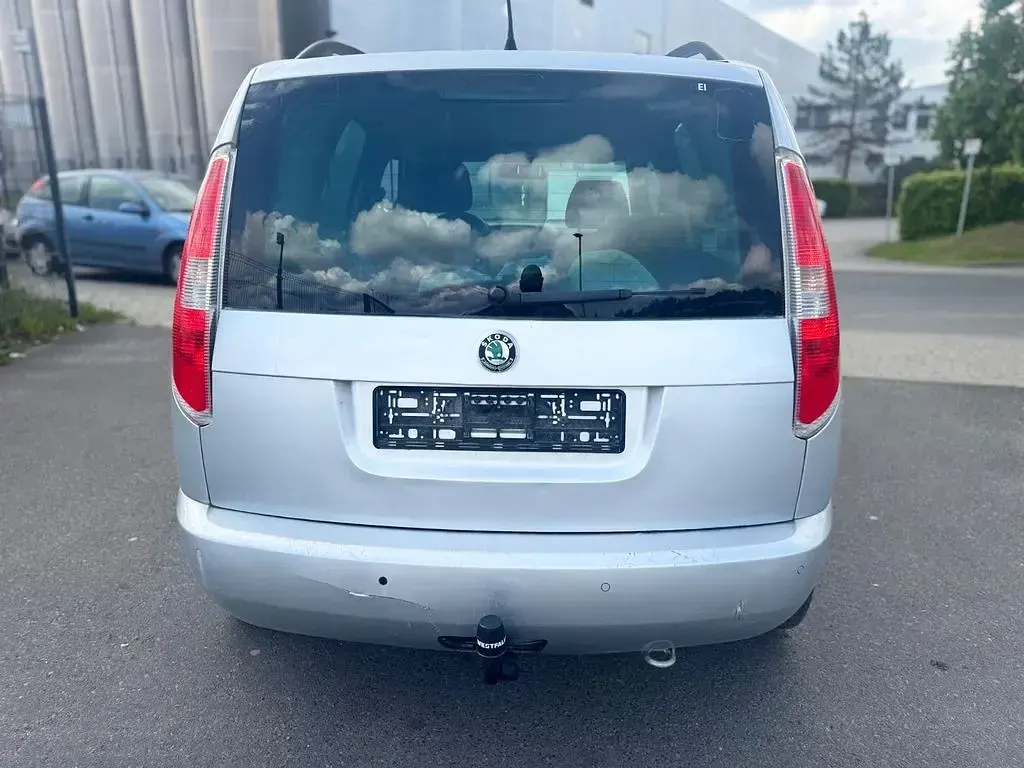 Gebraucht Skoda Roomster Plus Edition 105 PS (77 kW) 2011 Silber Van / Kleinbus