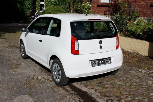 Gebraucht Skoda Citigo Active 60 PS (44 kW) 2015 Weiß Kleinwagen