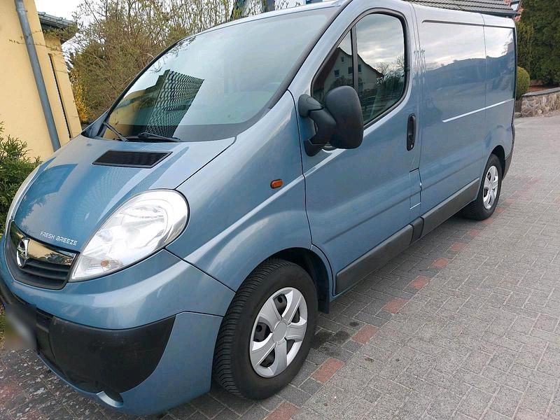 Gebraucht Opel Vivaro 114 PS (83 kW) 2009 Blau Van / Kleinbus