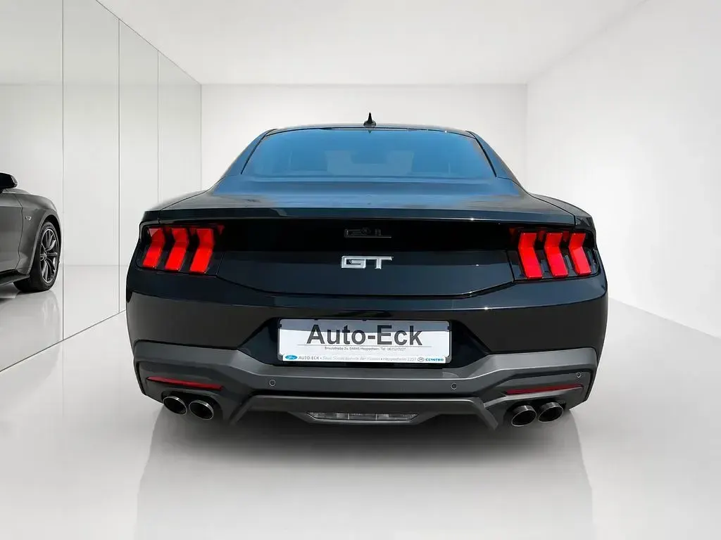 Neu Ford Mustang GT Fastback 446 PS (328 kW) 2025 Schwarz Coupé