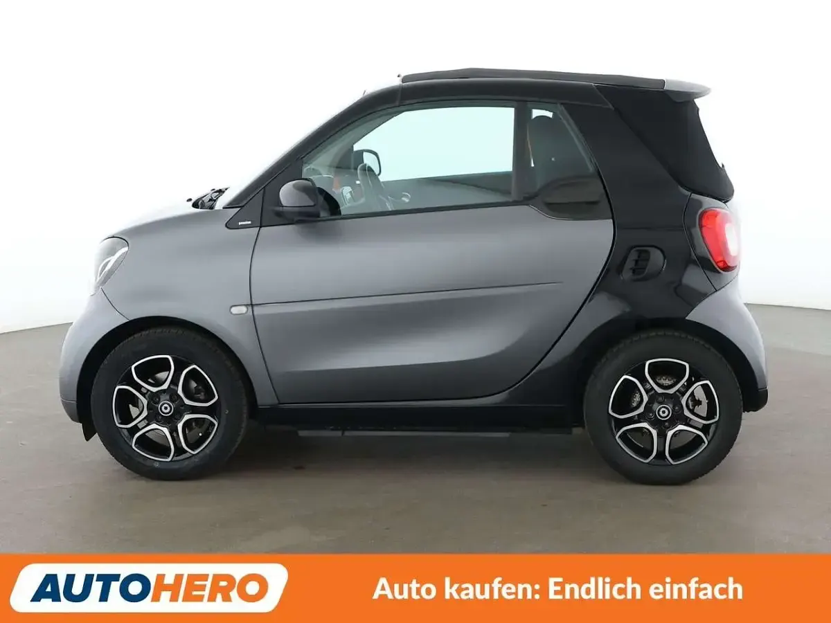 Gebraucht Smart ForTwo Cabrio Basis 71 PS (52 kW) 2016 Schwarz Cabrio