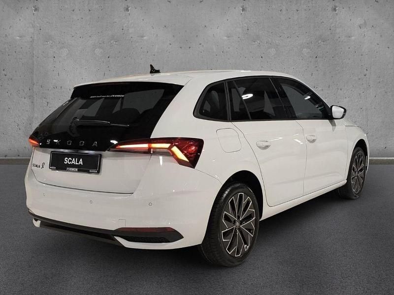 Neu Skoda Scala Selection 150 PS (110 kW) 2025 Schwarz Kleinwagen