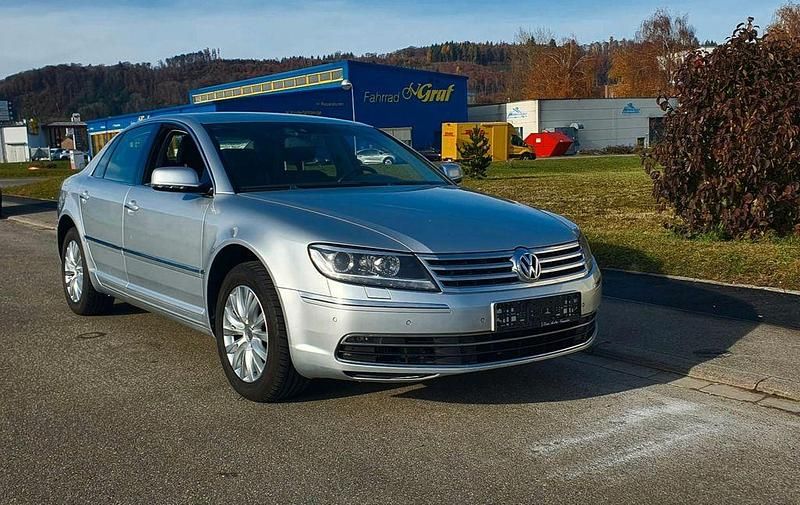 Silber Gebraucht 2015 VW Phaeton Limousine | 11.900 € (Guter Preis) - Bild 1/4
