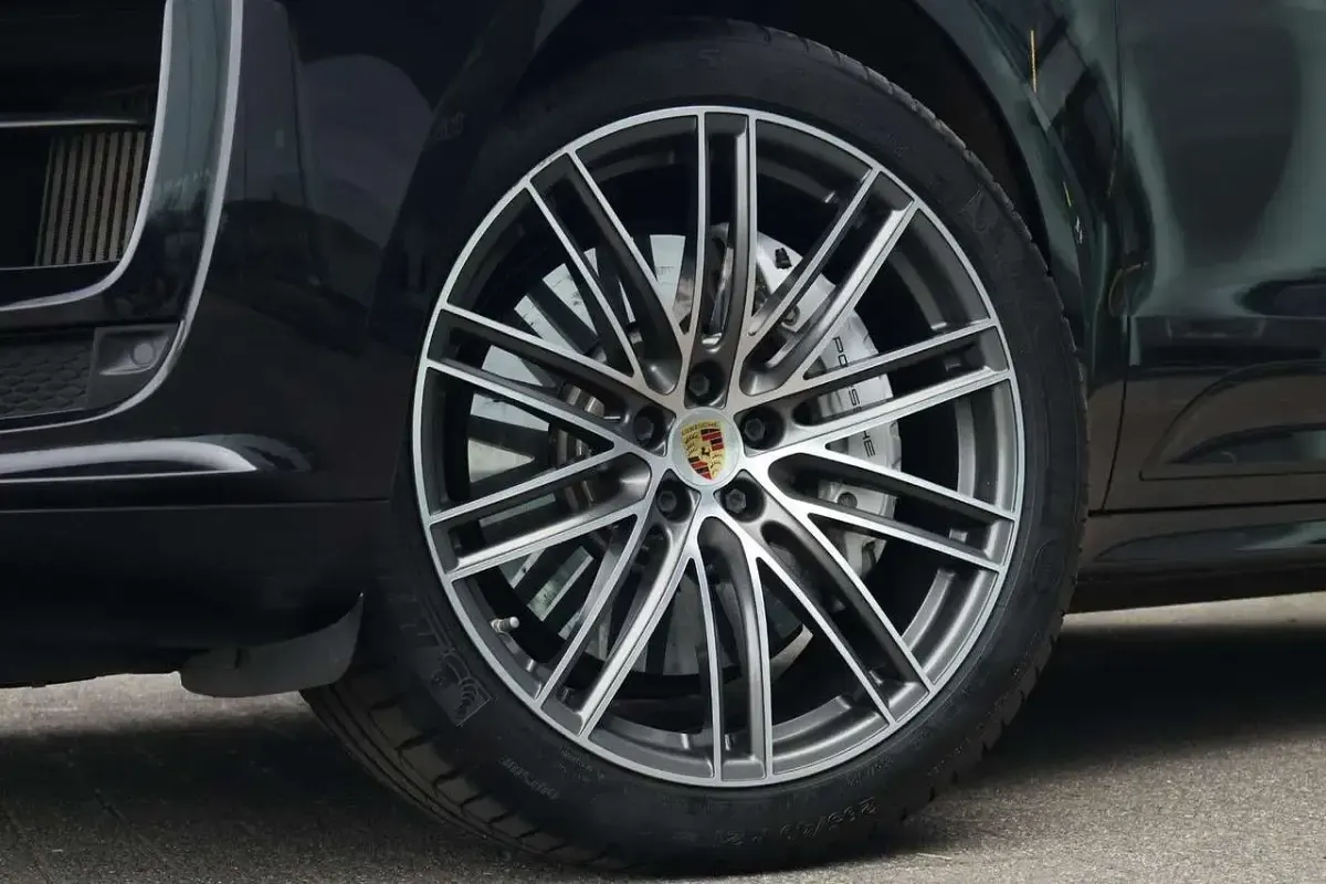 Gebraucht Porsche Macan Turbo Sport 441 PS (324 kW) 2020 Schwarz SUV