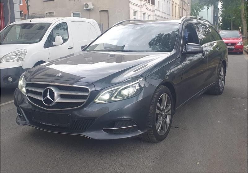 Gebraucht 2014 Mercedes E220 Avantgarde Kombi | 10.350 € (Superpreis) - Bild 1/4