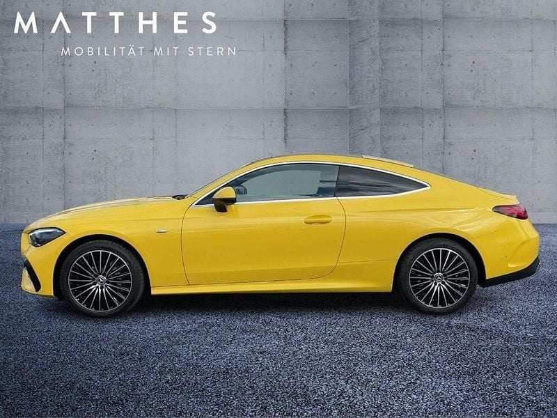 Gebraucht Mercedes CLE300 AMG 204 PS (150 kW) 2024 Gelb