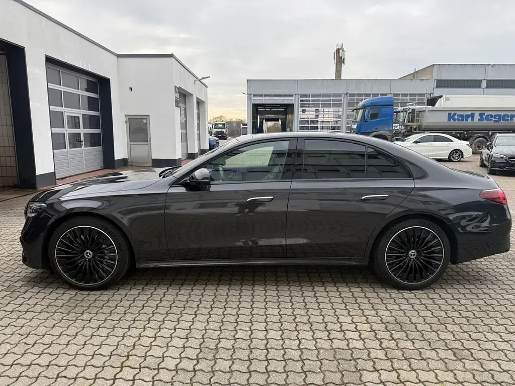 Gebraucht Mercedes 220 AMG Line Premium Plus 197 PS (144 kW) 2025 Grau Limousine