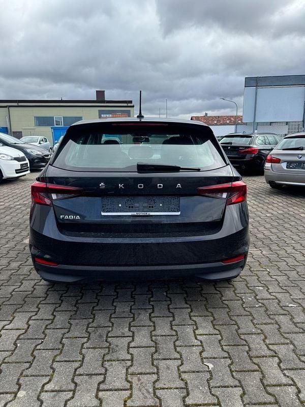 Gebraucht Skoda Fabia Active 65 PS (47 kW) 2022 Schwarz Kleinwagen