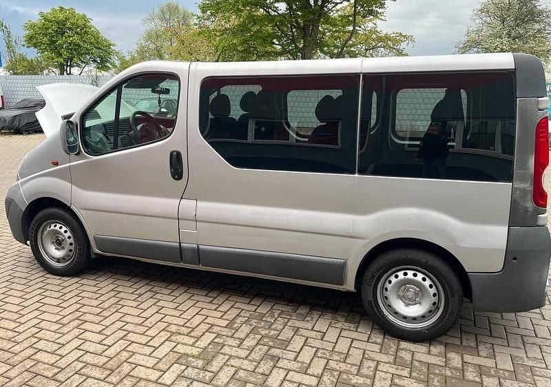 Gebraucht Opel Vivaro 112 PS (82 kW) 2009 Grau Van / Kleinbus