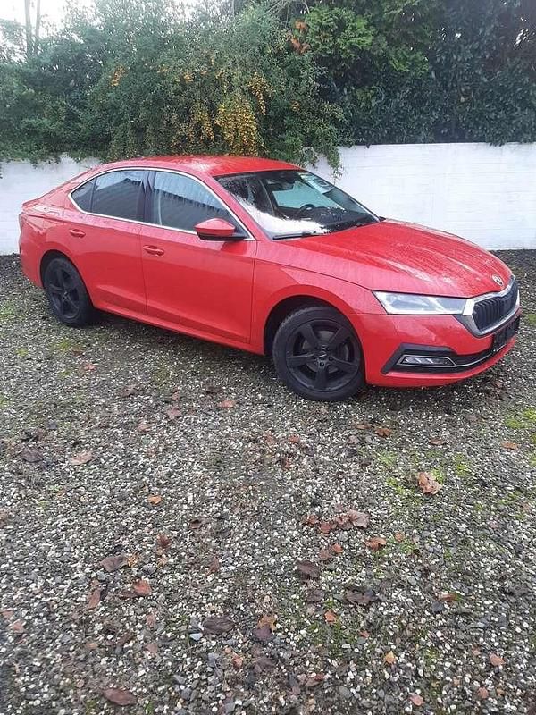 Gebraucht Skoda Octavia Active 116 PS (85 kW) 2021 Rot Limousine