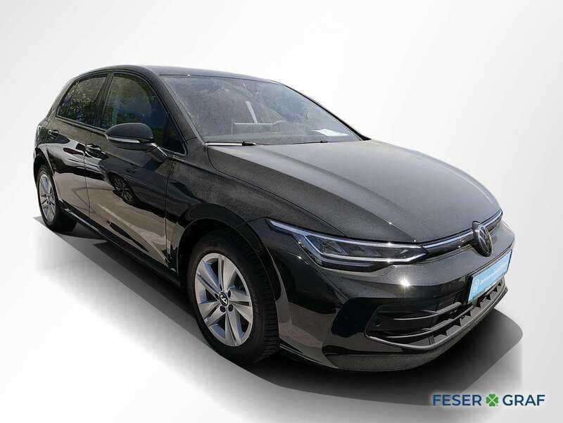 Second-hand VW Golf VIII Life 116 CP (85 kW) 2024 Negru Berlinǎ