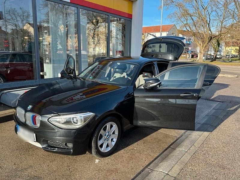 Gebraucht BMW 118 Advantage 143 PS (105 kW) 2014 Schwarz Kleinwagen