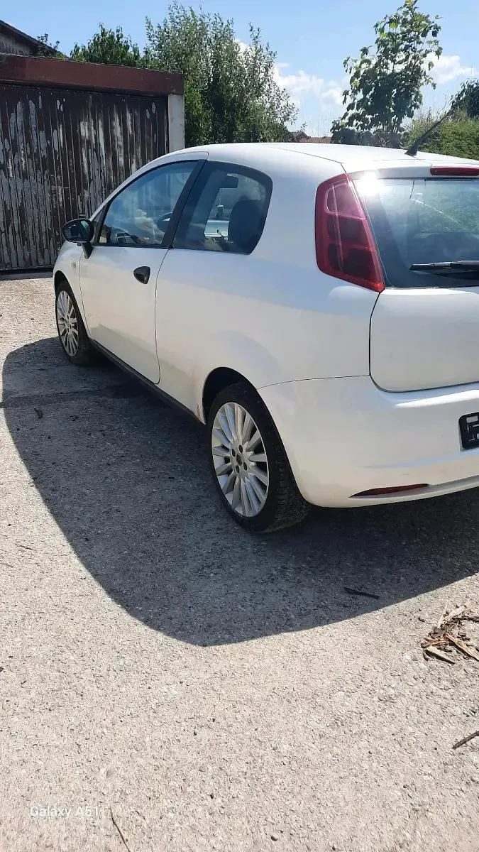 Gebraucht Fiat Grande Punto 70 PS (51 kW) 2009 Weiß Kleinwagen