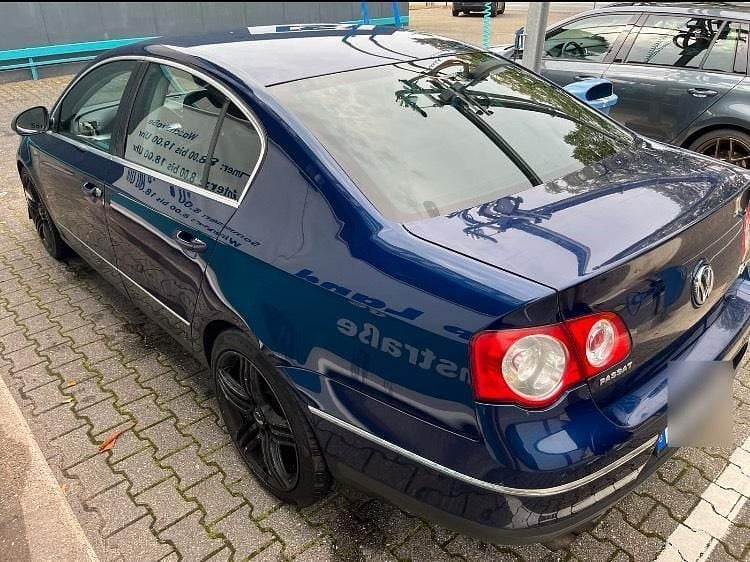 Second-hand VW Passat 150 CP (110 kW) 2005 Albastru Berlinǎ