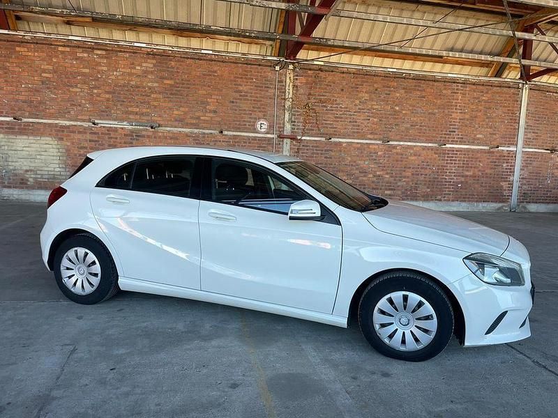 Gebraucht Mercedes A160 90 PS (66 kW) 2016 Calcitweiss  unilack Limousine