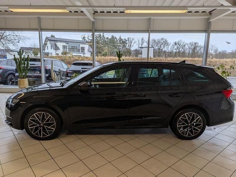 Second-hand Skoda Octavia Style 150 CP (110 kW) 2025 Negru Berlinǎ