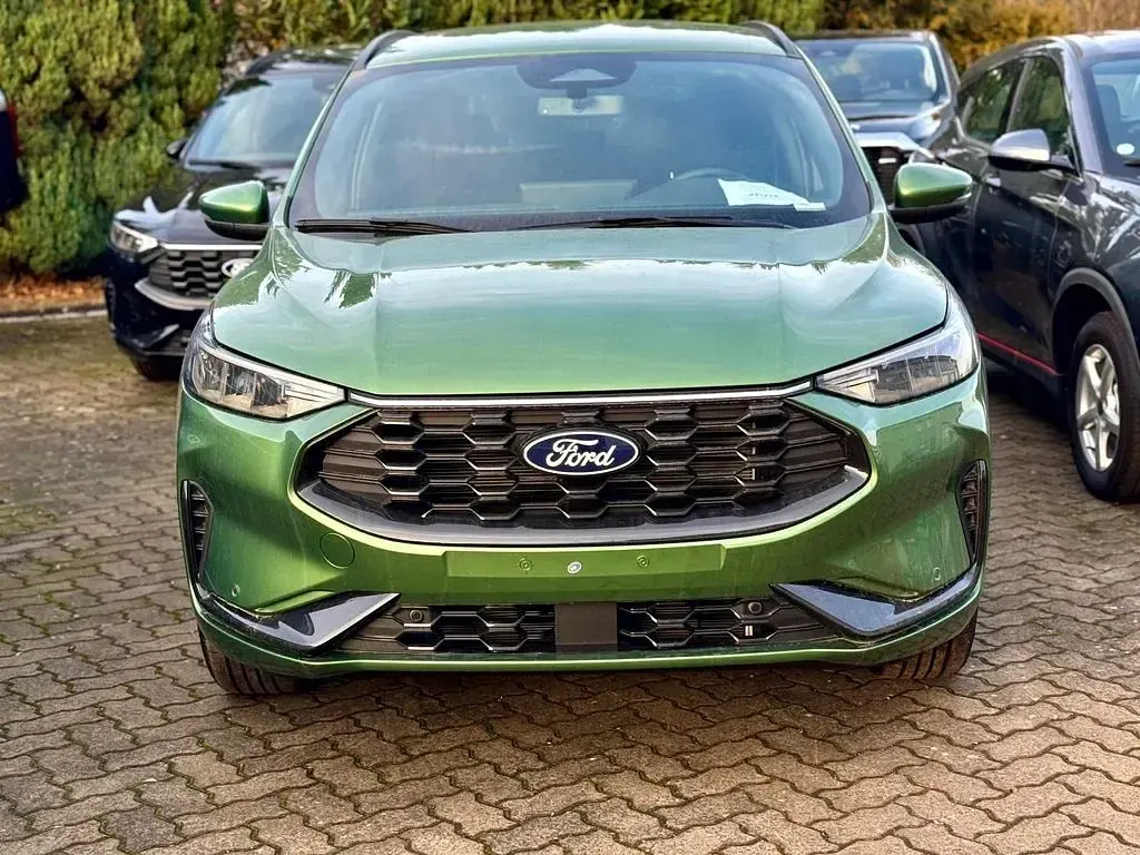 Neu Ford Kuga ST-Line 152 PS (111 kW) 2025 Bursting green SUV