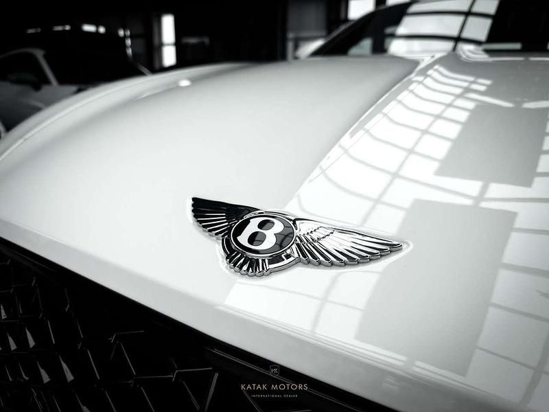 Neu Bentley Continental Mulliner 635 PS (467 kW) 2026 Weiß Coupé