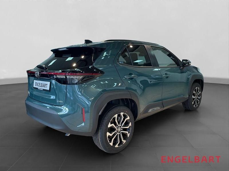 Neu Toyota Yaris Cross 131 PS (96 kW) 2025 Grün SUV