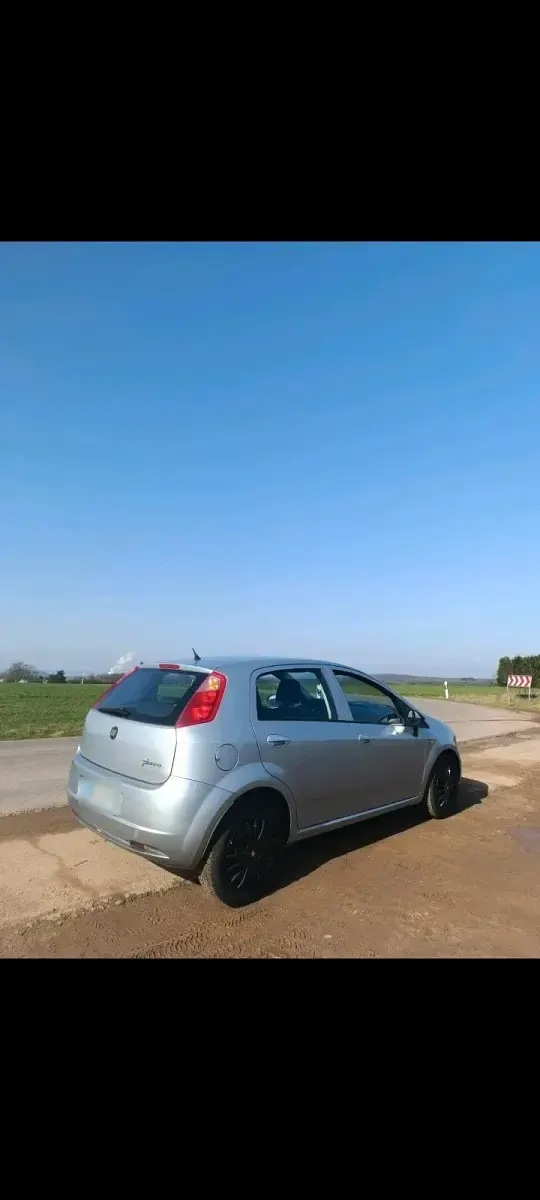 Gebraucht Fiat Grande Punto 65 PS (47 kW) 2008 Silber Kleinwagen