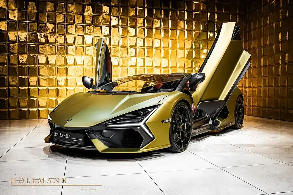 Neu Lamborghini Revuelto 1016 PS (747 kW) 2026 Grün Coupé